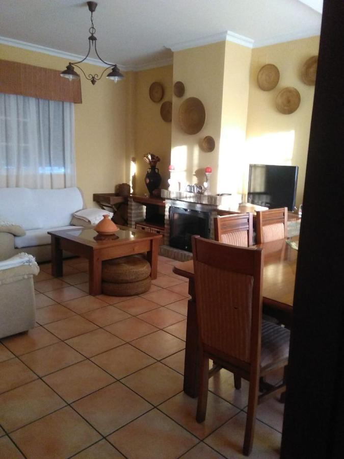 Chalet Con Encanto Villa Palomares del Rio Luaran gambar